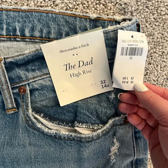 Abercrombie & Fitch - 👖 High Rise Ripped Dad Jeans - Picture 3 of 5